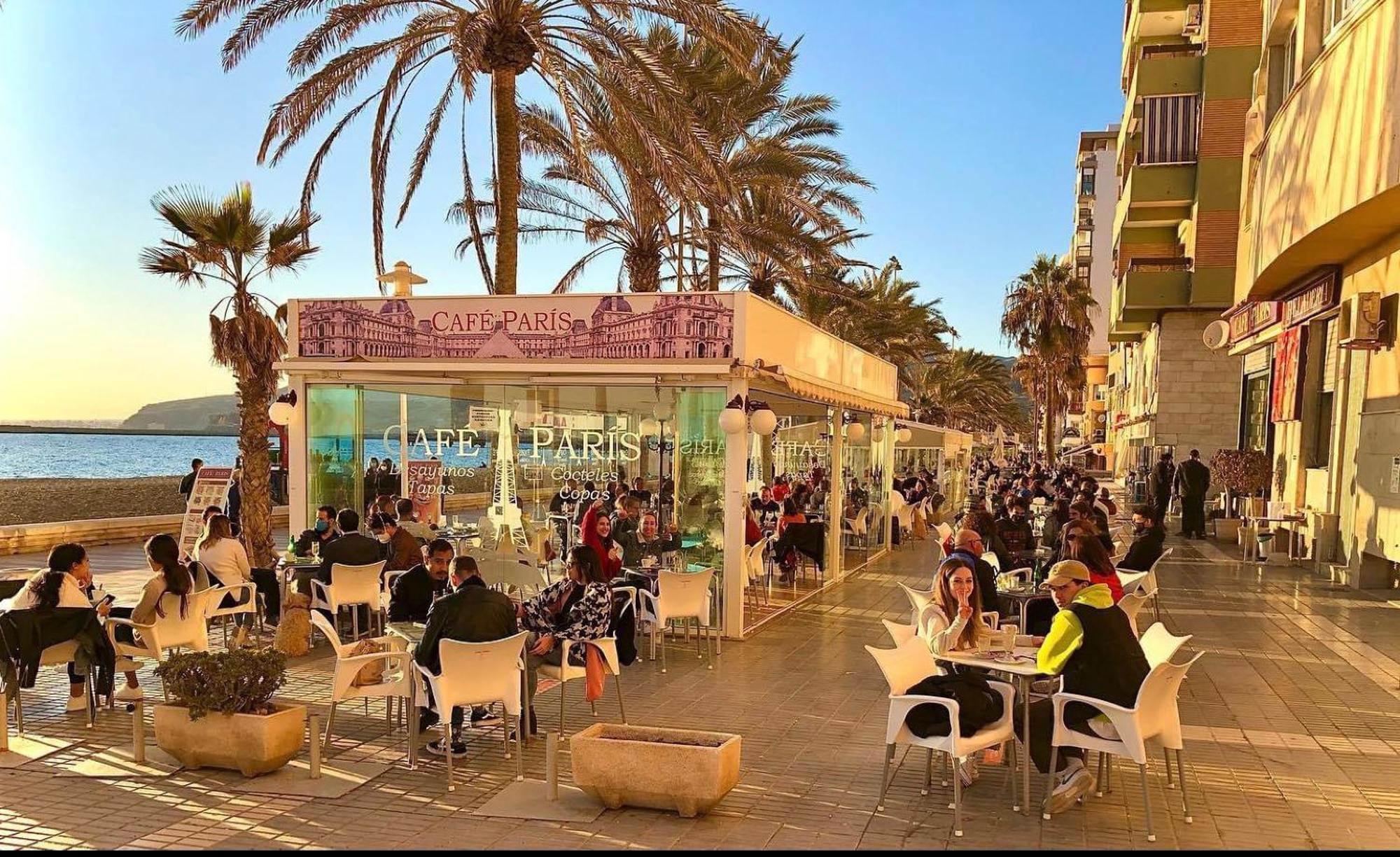 Primera Linea De Playa En * Almeria